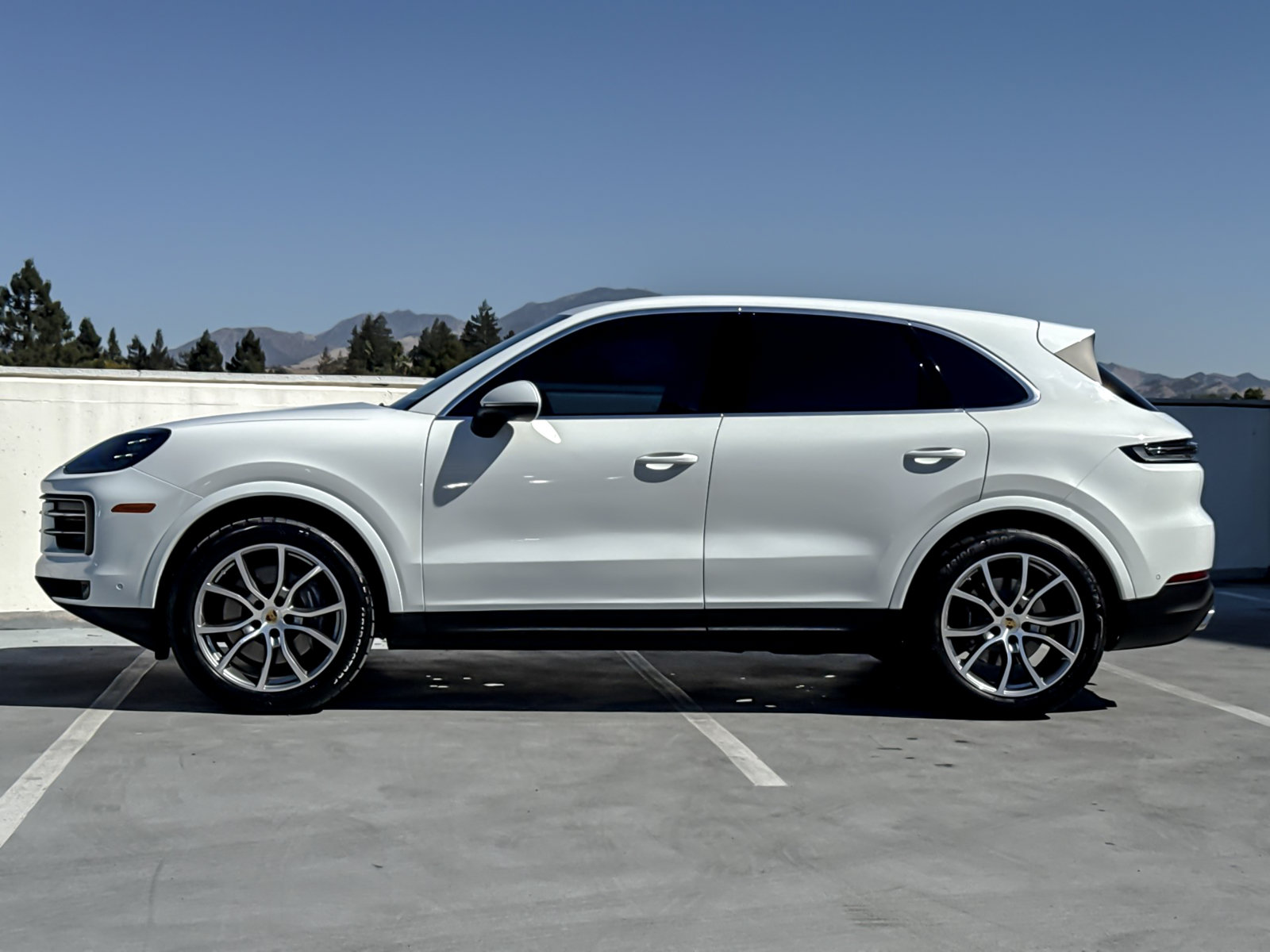 Certified 2024 Porsche Cayenne AWD/4WD image 3