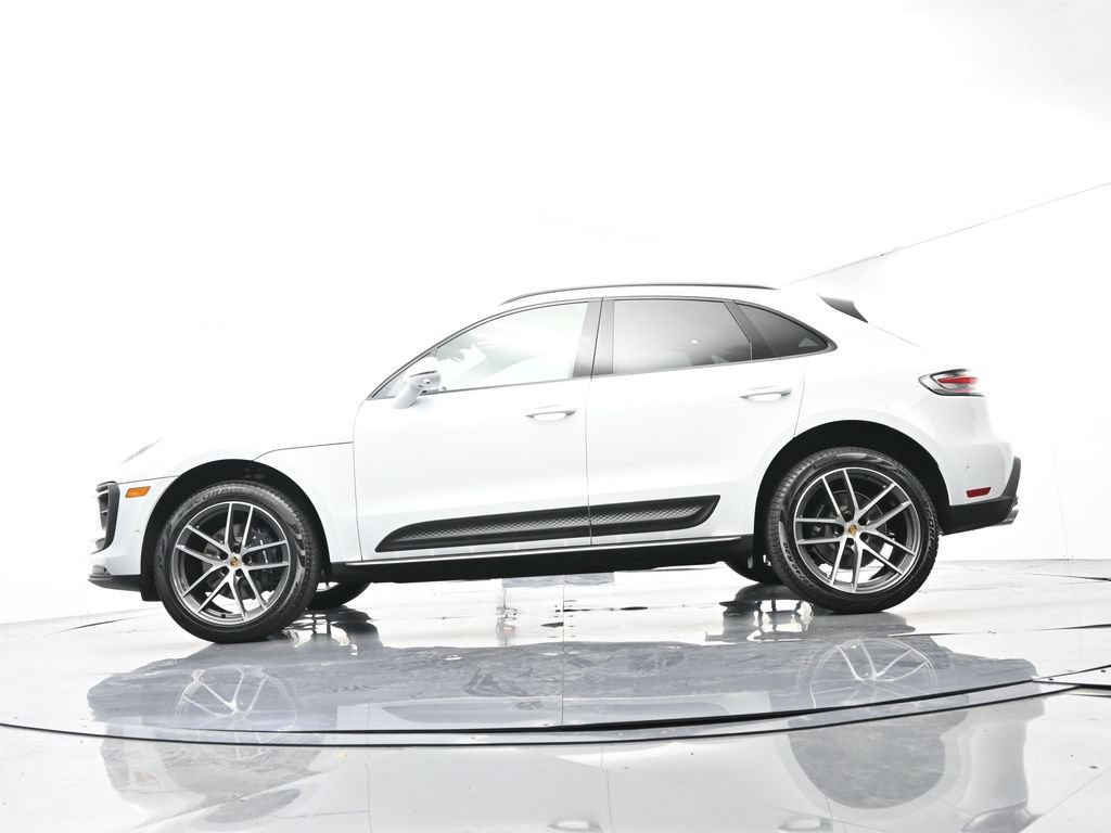 Certified 2025 Porsche Macan Turbo AWD/4WD image 49
