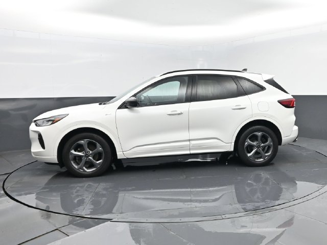 Used 2023 Ford Escape ST-Line w/ Tech Pack #1 AWD/4WD image 5