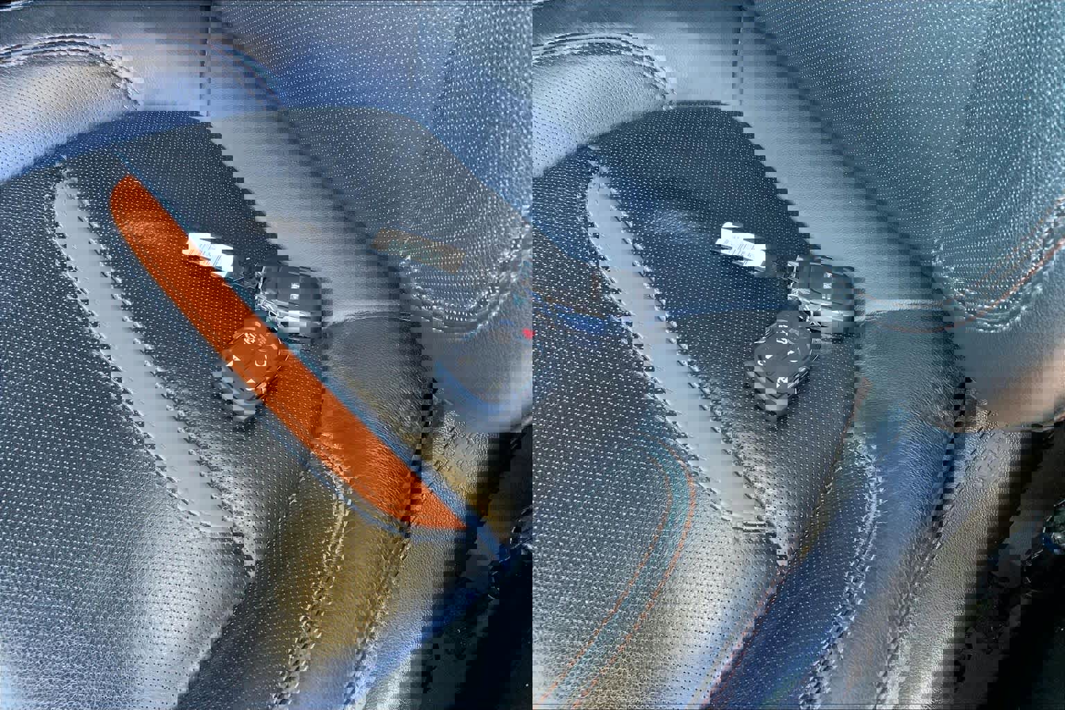 Used 2022 GMC Sierra 2500 AT4 w/ Gooseneck/5TH Wheel Package image 13