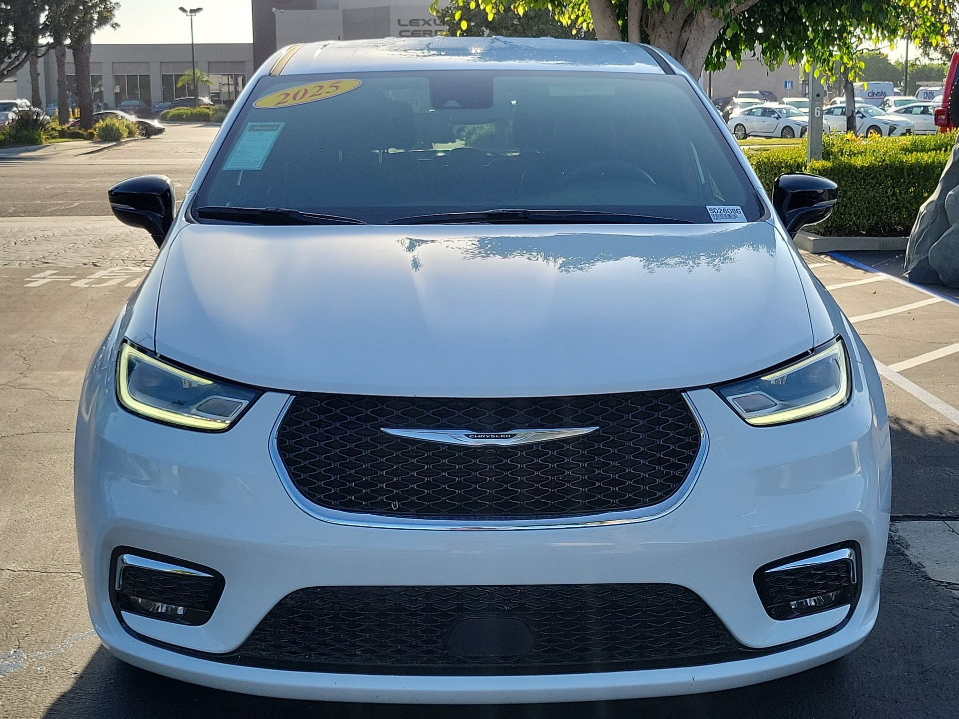 Certified 2025 Chrysler Pacifica Select FWD image 4
