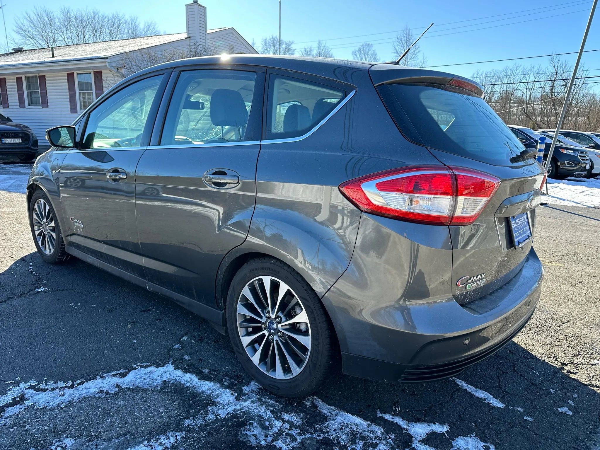 Used 2017 Ford C-MAX Energi Titanium w/ Equipment Group 501A image 4