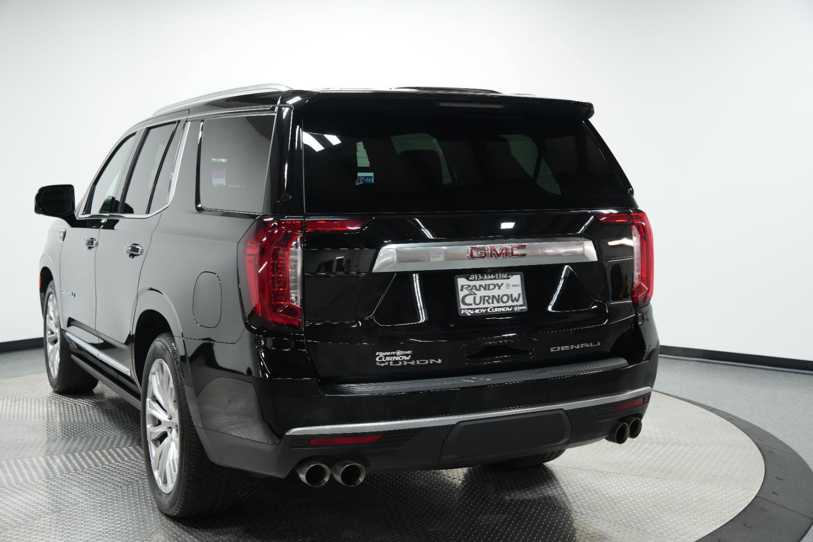 Used 2024 GMC Yukon Denali w/ Advanced Technology Package image 8