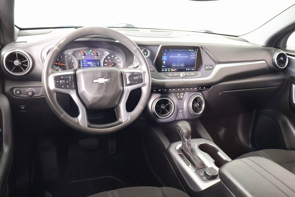 Used 2021 Chevrolet Blazer LT image 2