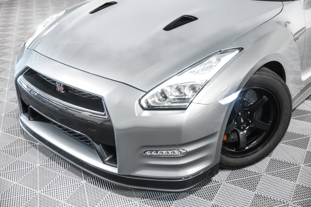 Used 2015 Nissan GT-R Black Edition AWD/4WD image 13