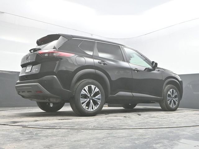 Used 2023 Nissan Rogue SV image 33