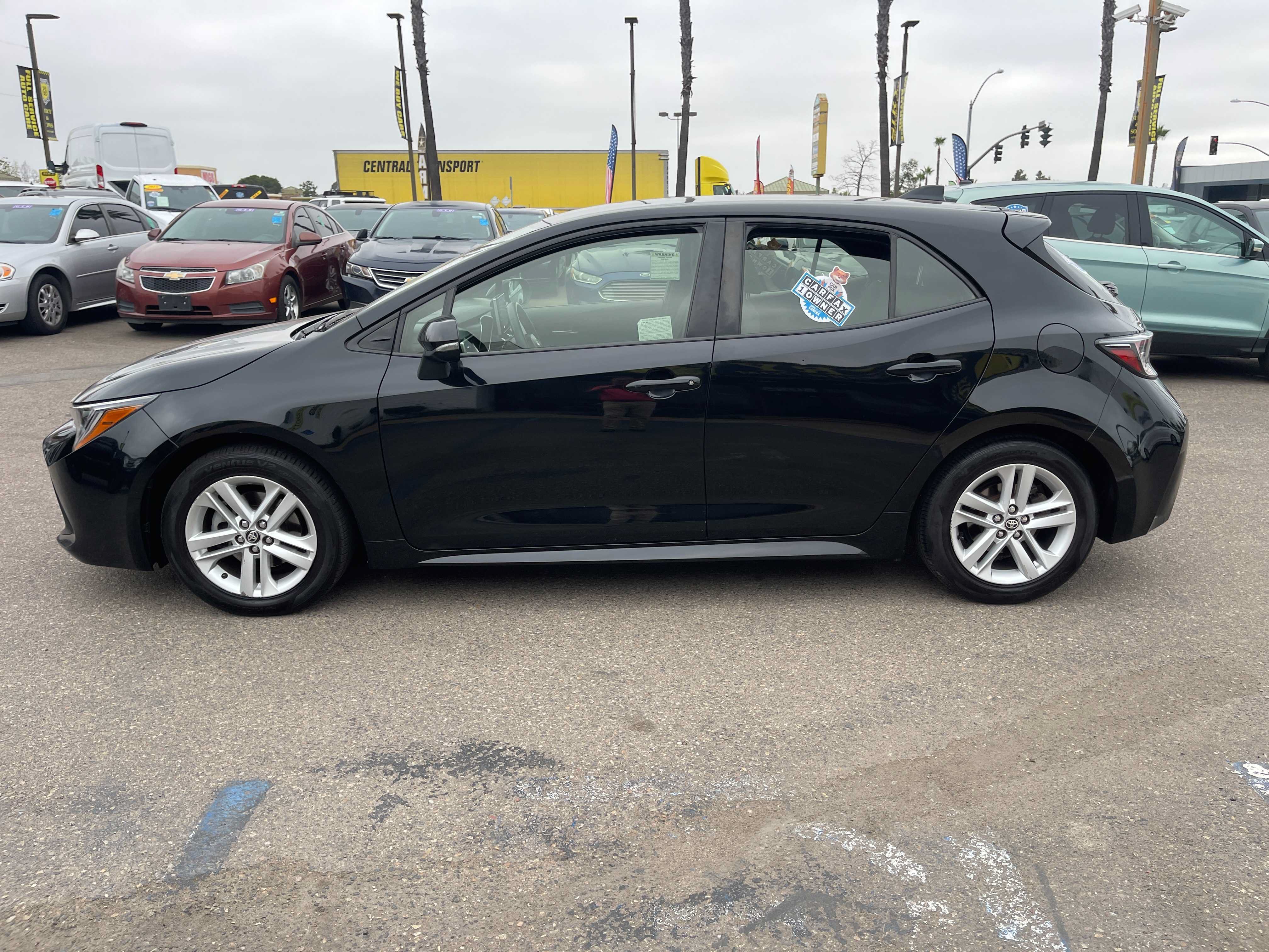 Used 2022 Toyota Corolla SE w/ SE Preferred Package FWD image 6