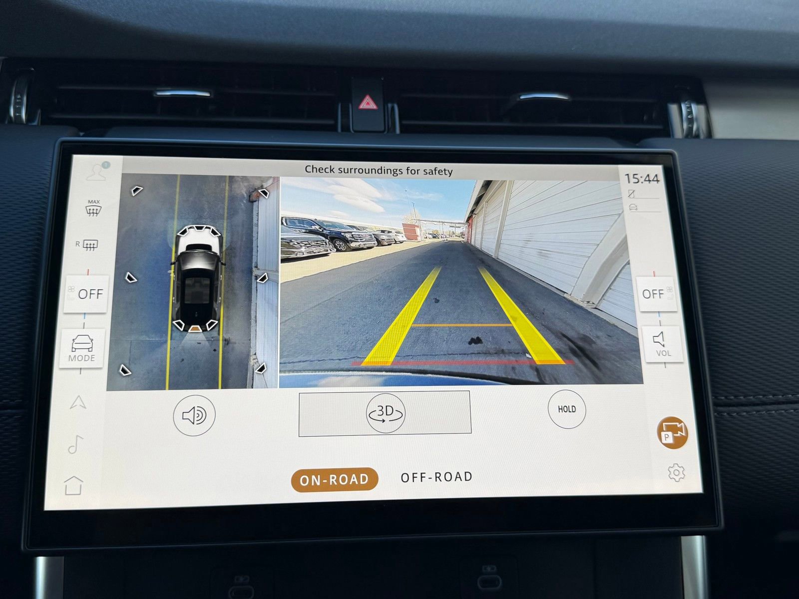 New 2026 Land Rover Discovery Sport Landmark image 18