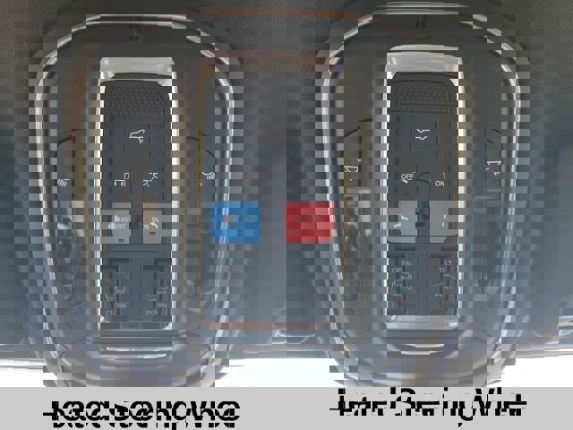 New 2025 Jeep Grand Cherokee Altitude image 12