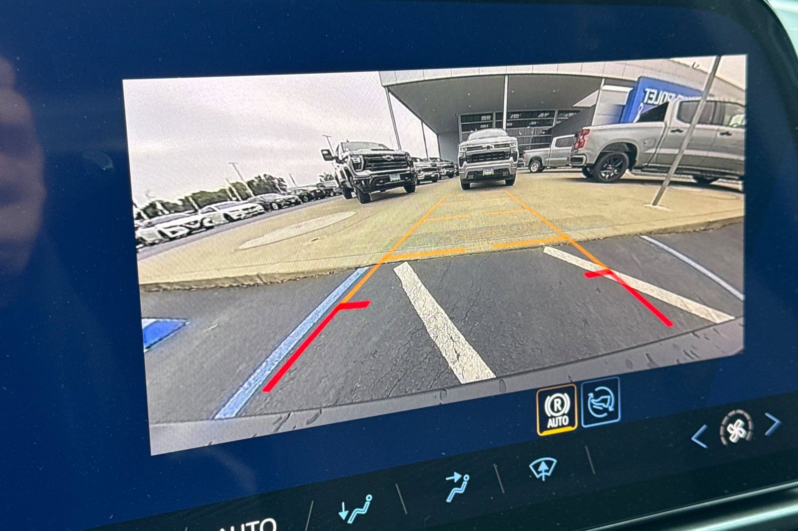 New 2026 Chevrolet Equinox EV LT image 18