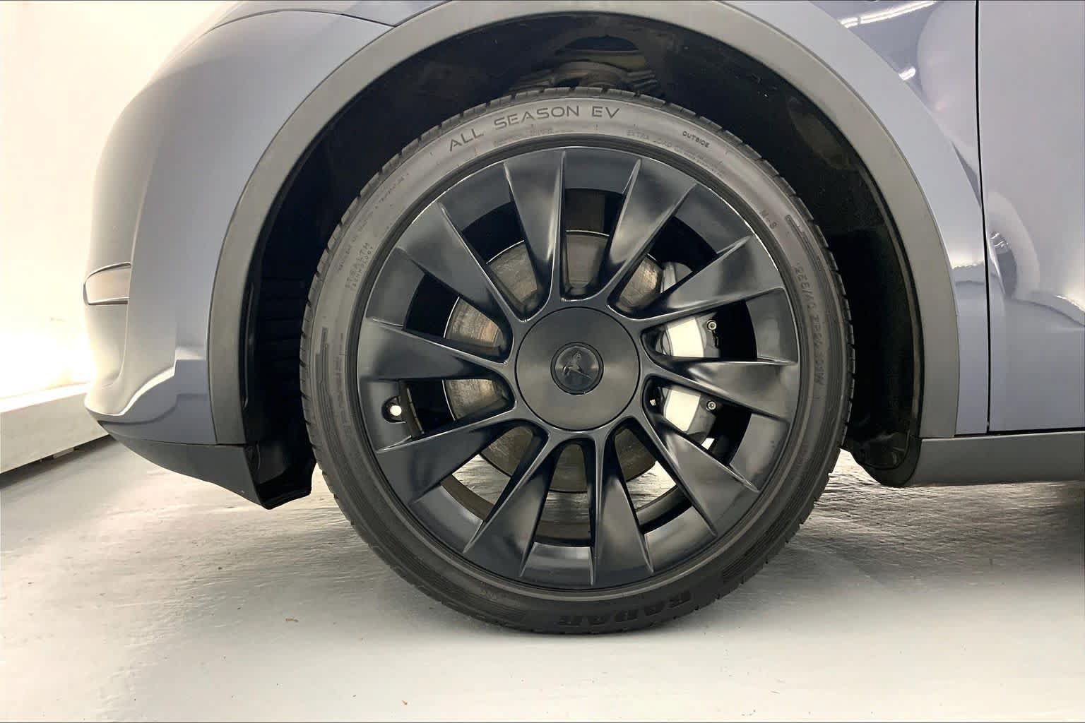 Used 2023 Tesla Model Y Long Range AWD/4WD image 8