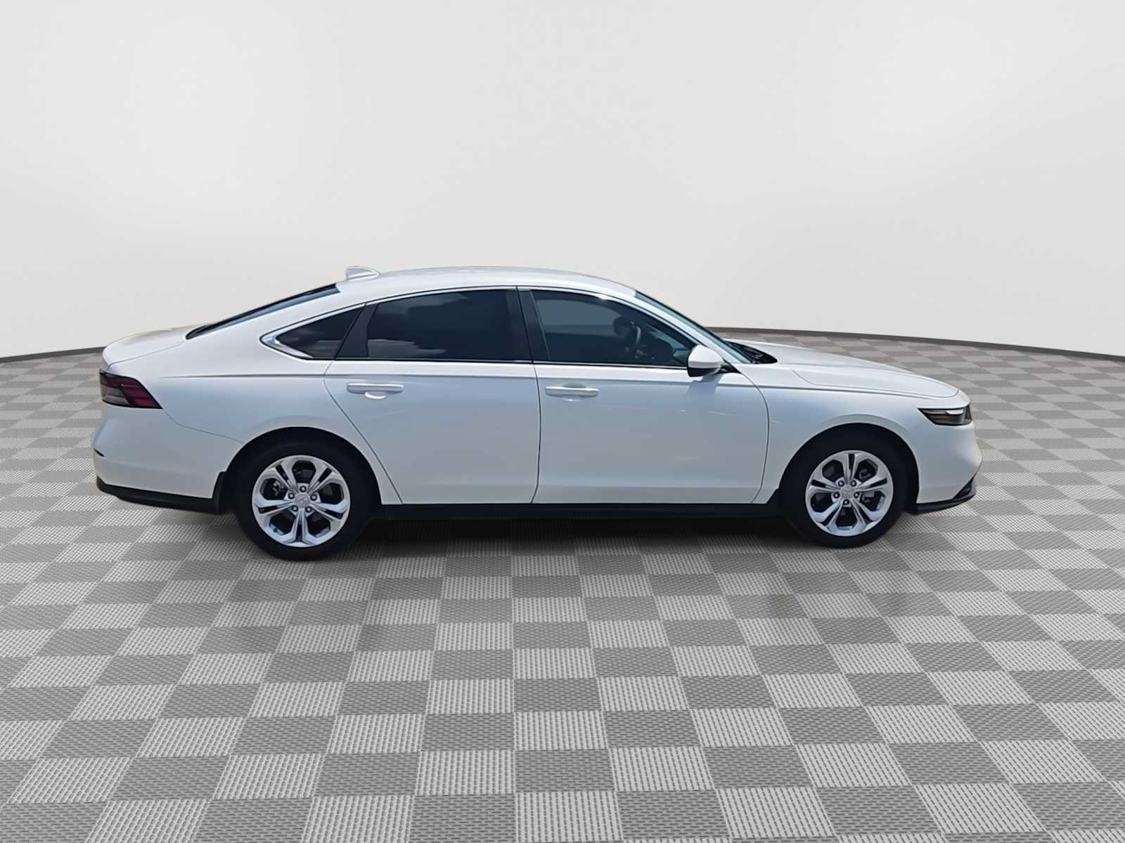 Certified 2025 Honda Accord LX image 9