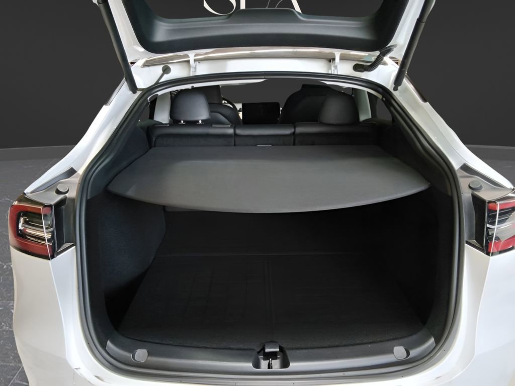 Used 2023 Tesla Model Y Performance image 6