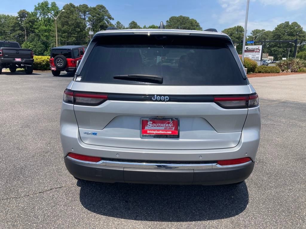 New 2024 Jeep Grand Cherokee Limited 4xe w/ Luxury Tech Group II image 4