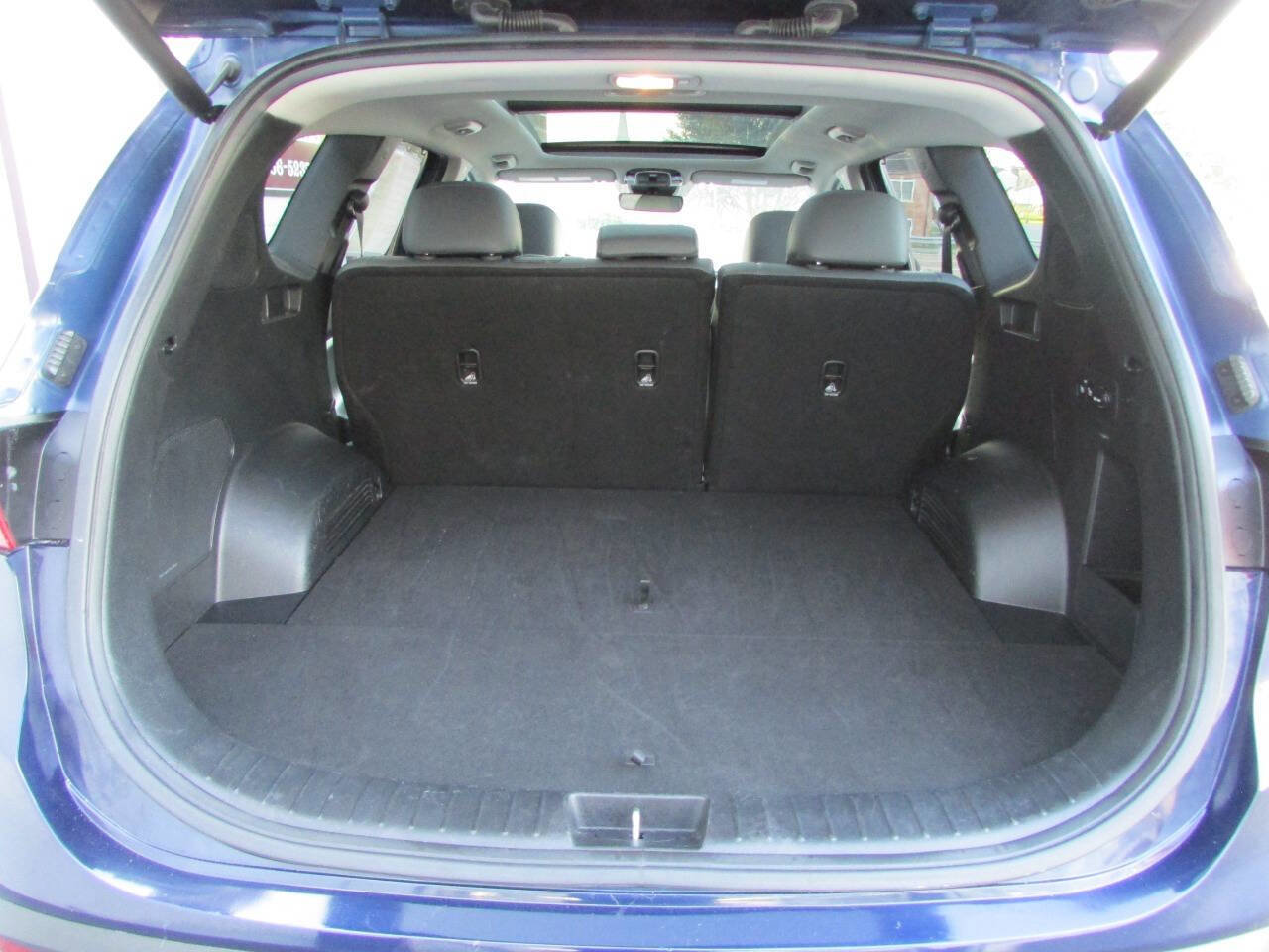 Used 2023 Hyundai Santa Fe SEL w/ Premium Package image 4