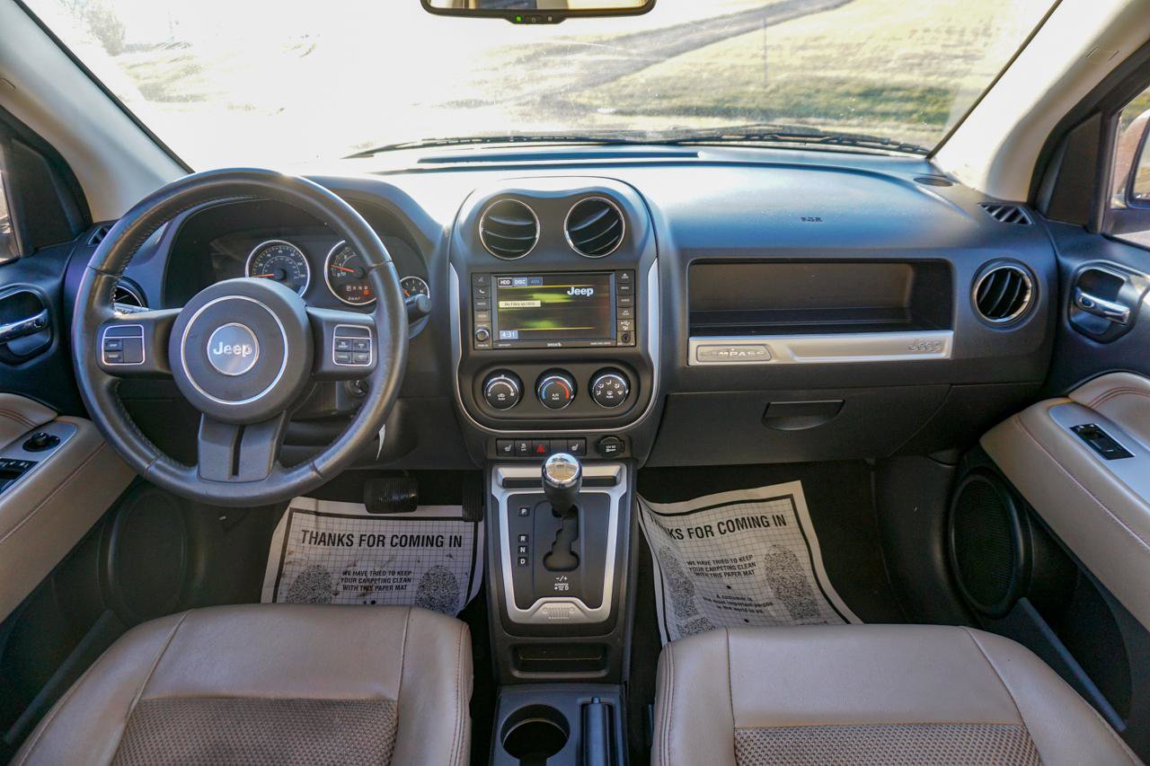 Used 2014 Jeep Compass Latitude image 10