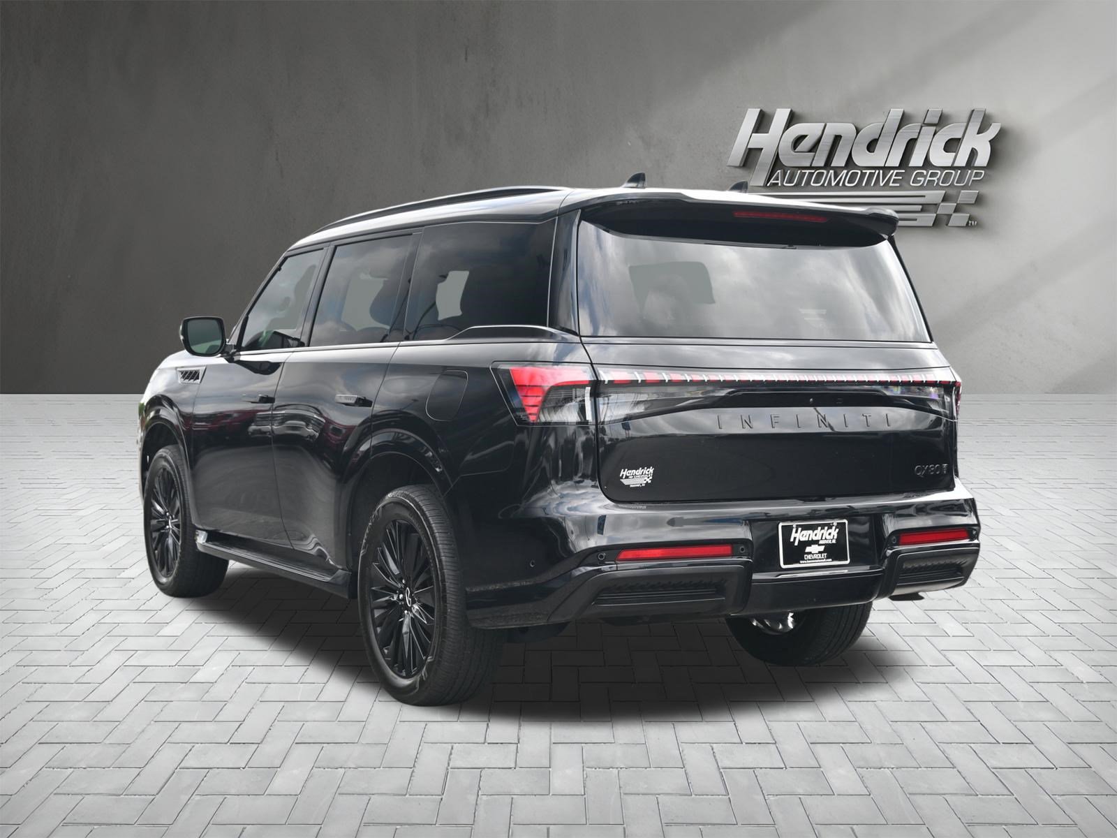 Used 2025 INFINITI QX80 Sensory AWD/4WD image 8