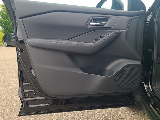 New 2026 Nissan Rogue SV AWD/4WD image 10