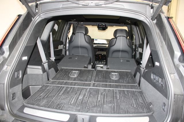 Certified 2026 Cadillac Vistiq Sport w/ LPO, Floor Liner Package AWD/4WD image 35