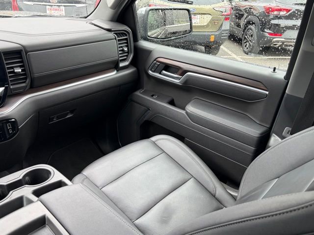 Used 2025 GMC Sierra 1500 SLT image 32