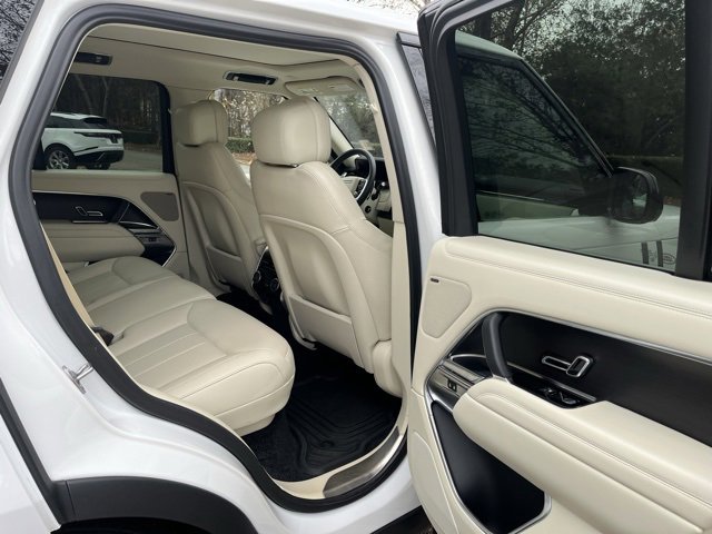 Used 2023 Land Rover Range Rover SE image 12