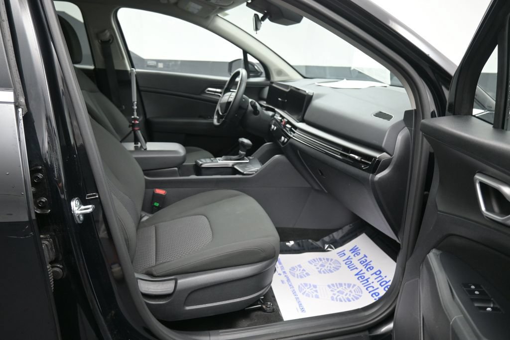 Used 2026 Kia Sportage LX FWD image 18