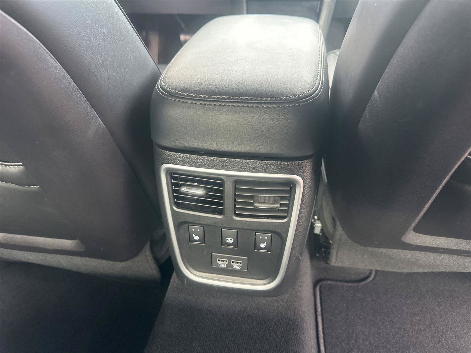 Used 2023 Chrysler 300 Touring L w/ Comfort Group AWD/4WD image 17