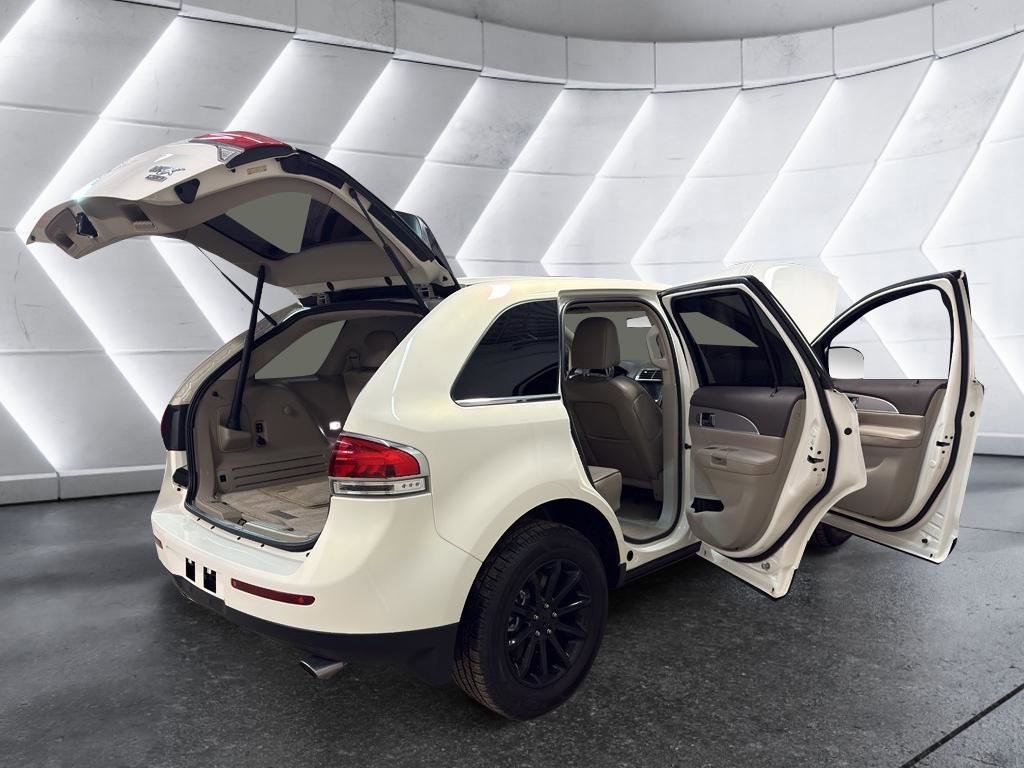 Used 2012 Lincoln MKX AWD image 12