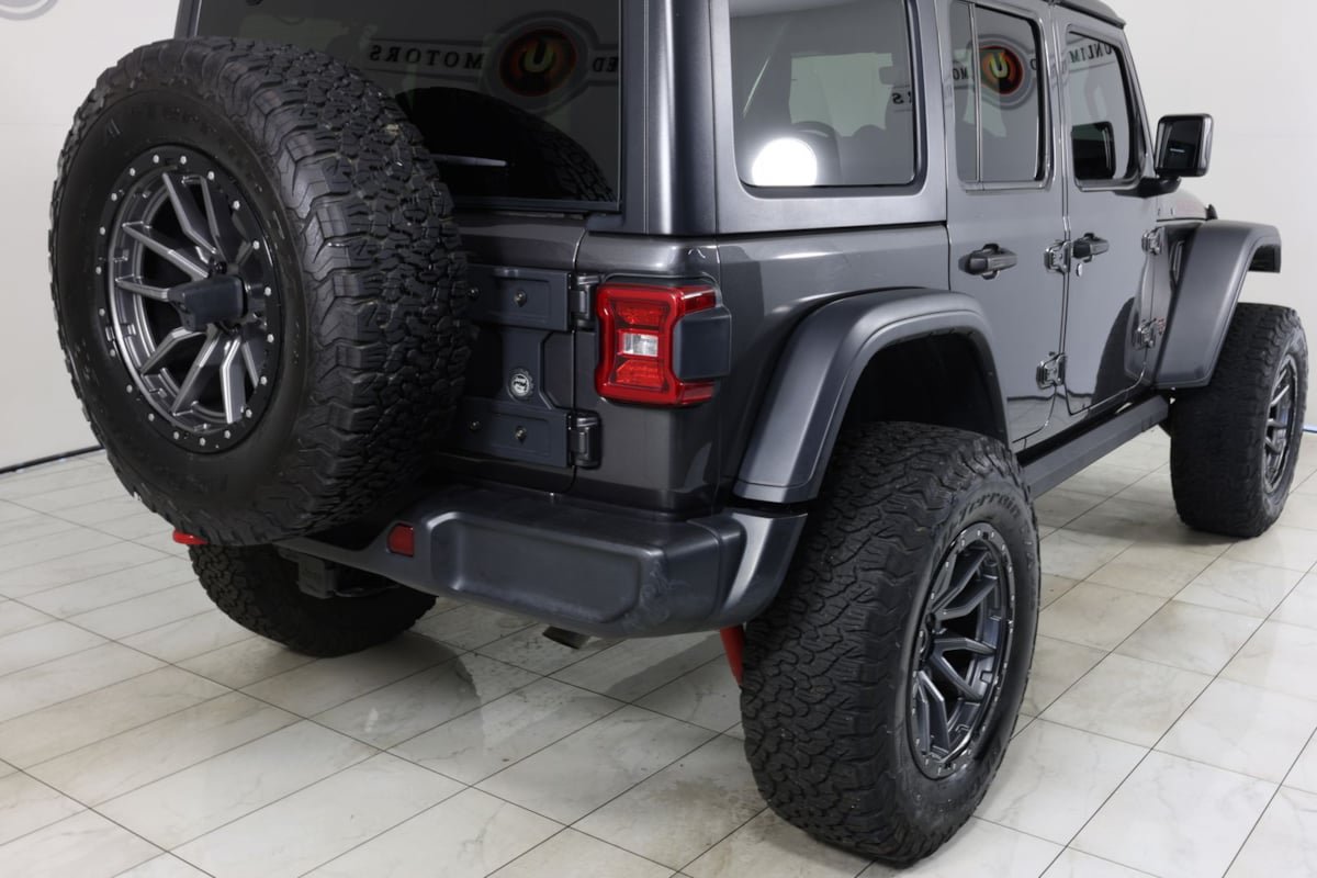 Used 2024 Jeep Wrangler Unlimited Rubicon w/ XTREMEE 35" Tire Package AWD/4WD image 40