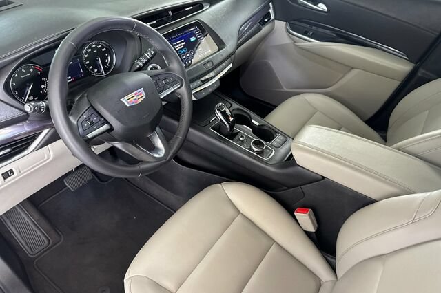 Used 2021 Cadillac XT4 Luxury w/ Driver Awareness Package FWD image 10