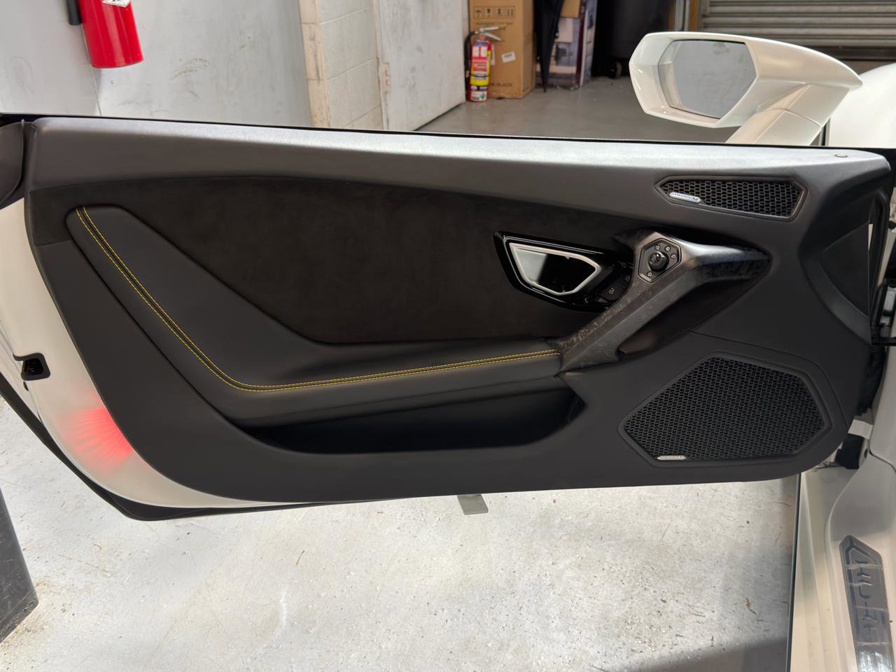 Used 2022 Lamborghini Huracan EVO image 15