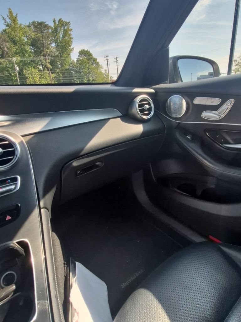 Used 2018 Mercedes-Benz GLC 300 4MATIC image 13