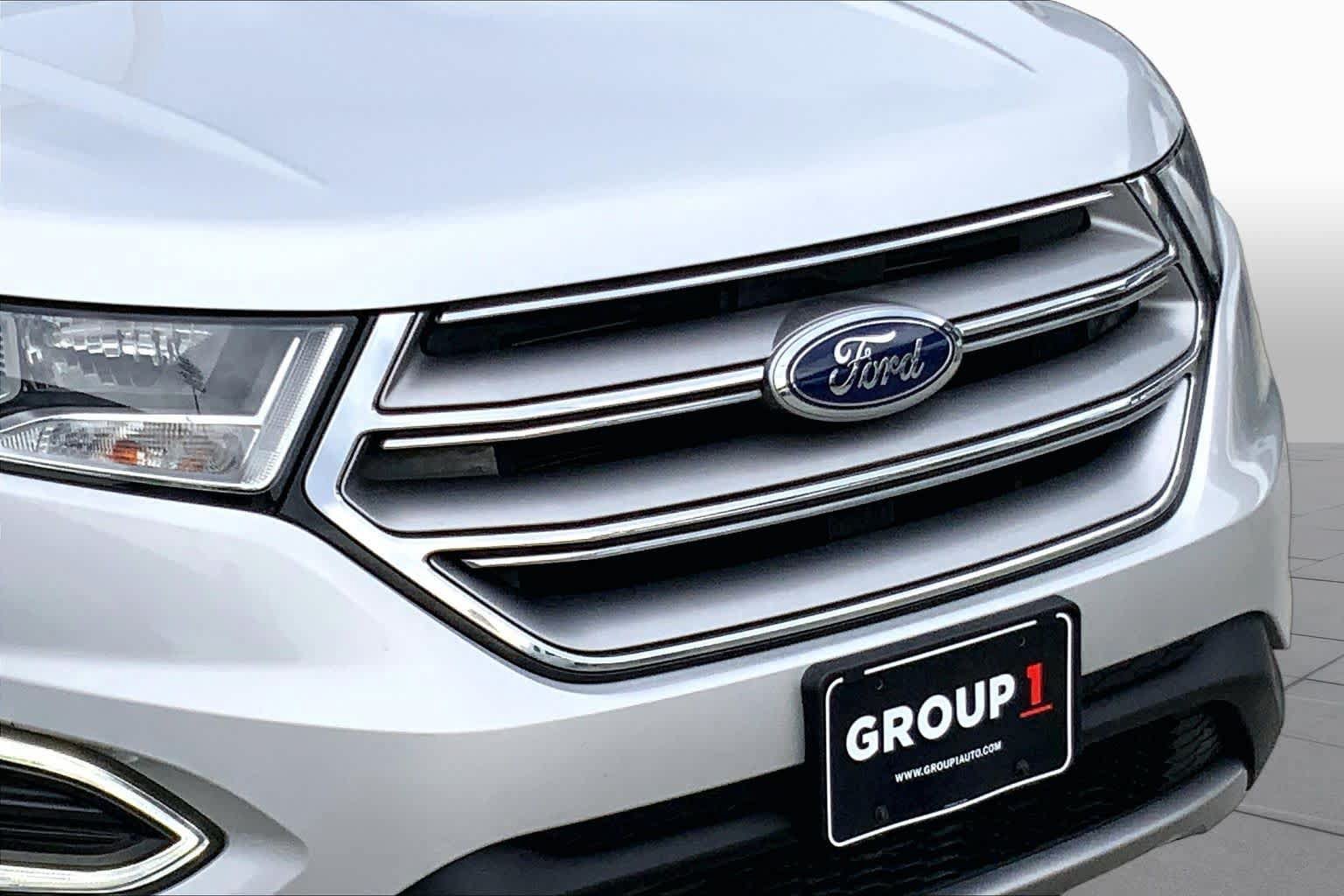 Used 2018 Ford Edge Titanium w/ Equipment Group 301A FWD image 27