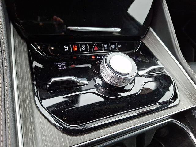Used 2024 Jeep Wagoneer Series III AWD/4WD image 22