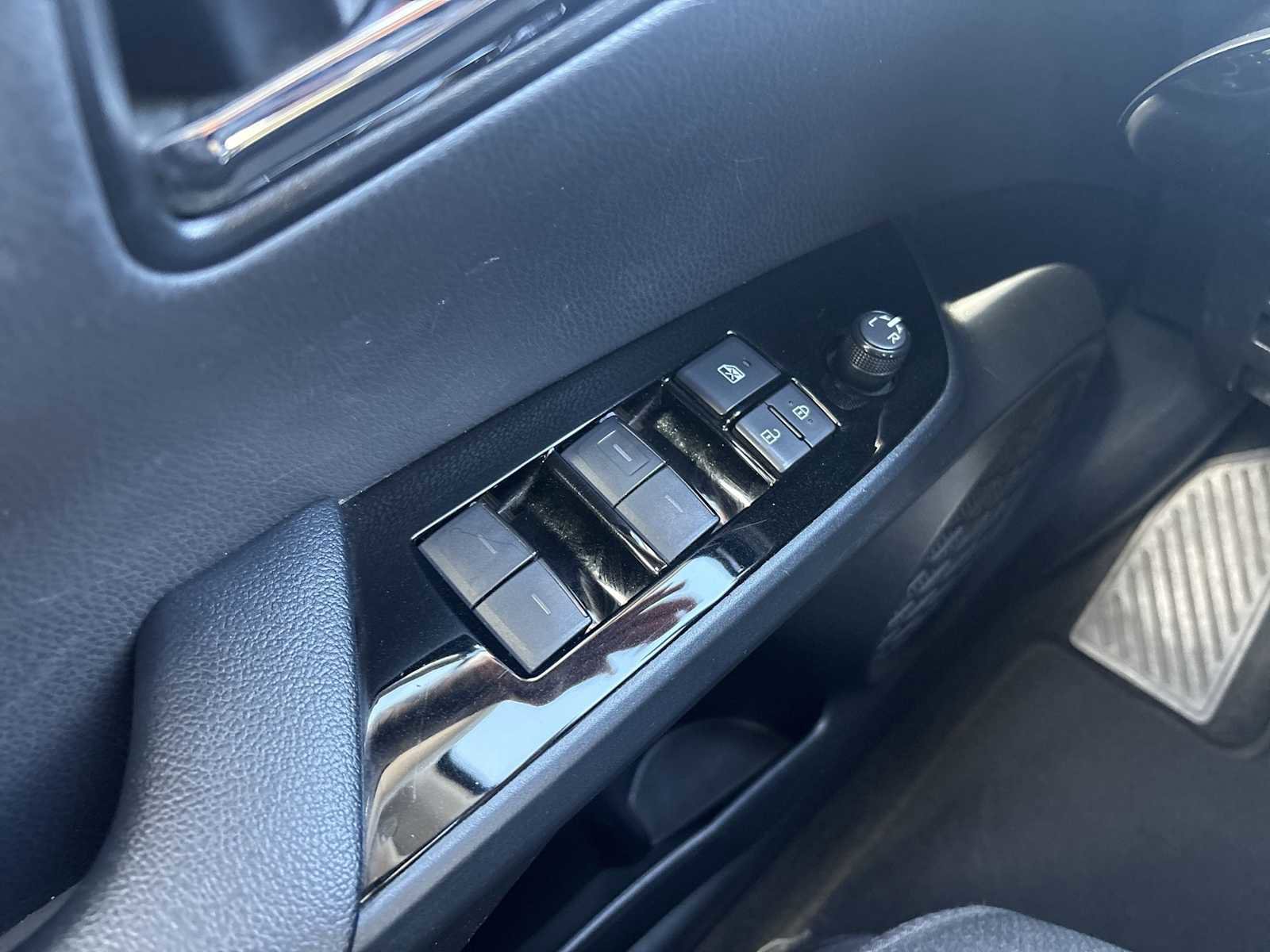 Used 2020 Toyota Prius Prime LE image 14