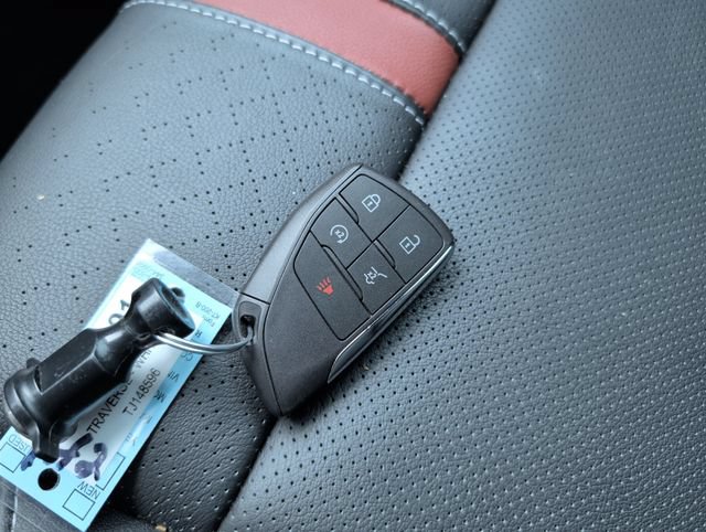 Used 2026 Chevrolet Traverse RS AWD/4WD image 27