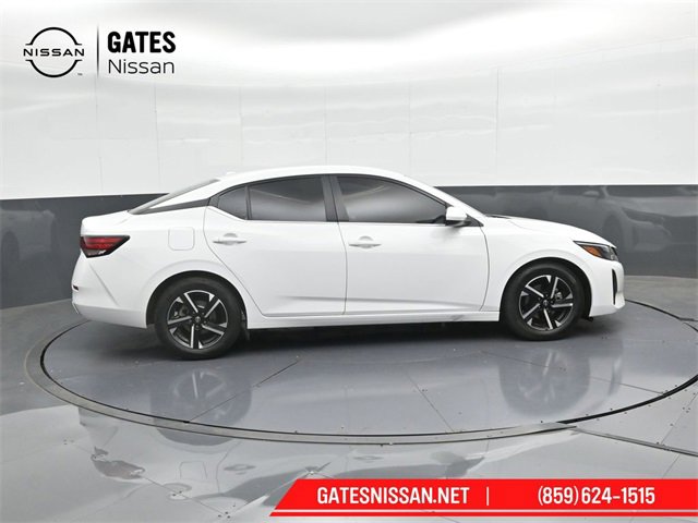 Used 2025 Nissan Sentra SV image 3