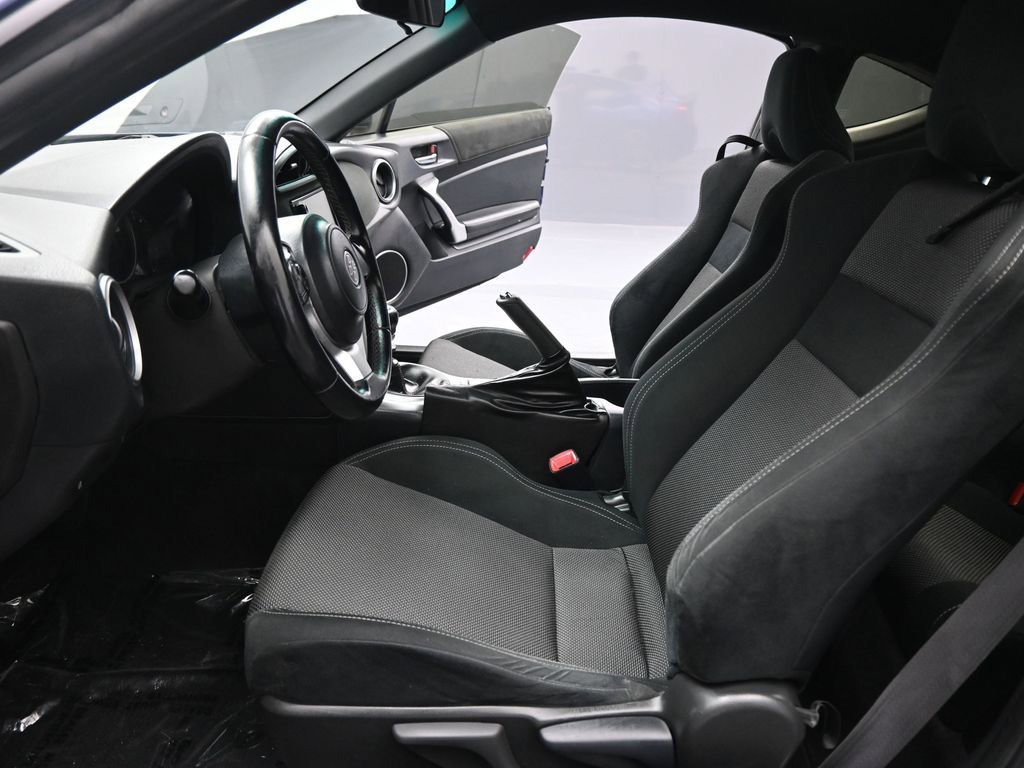 Used 2017 Toyota 86 image 8