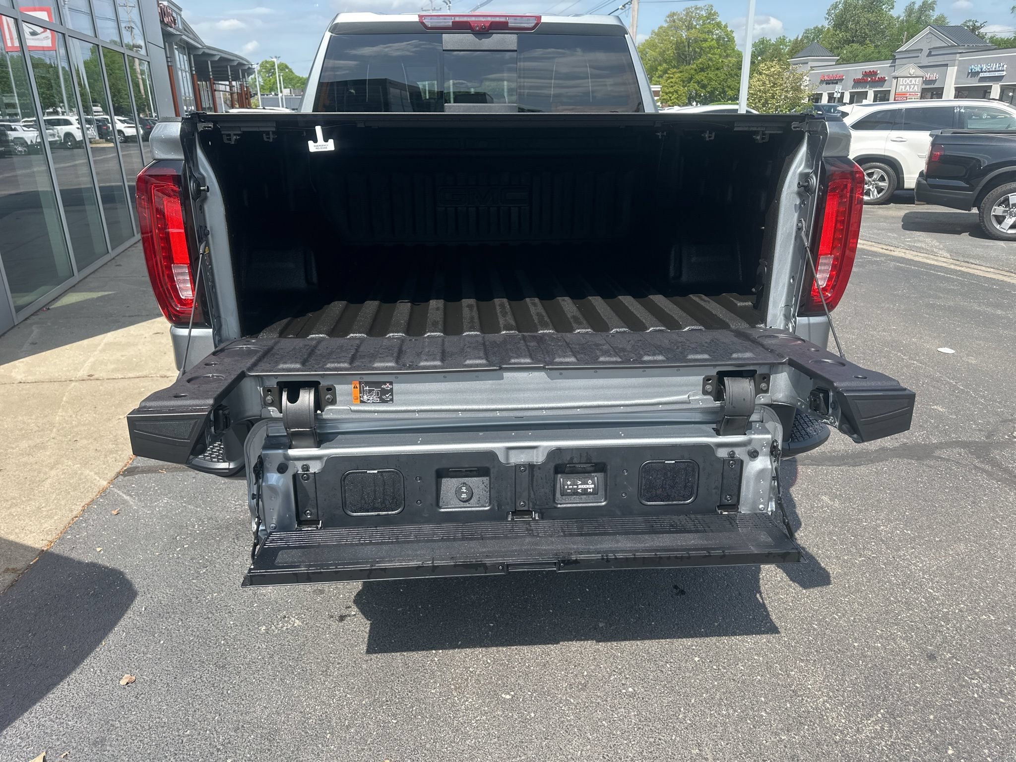 Used 2026 GMC Sierra 1500 AT4X AWD/4WD image 18