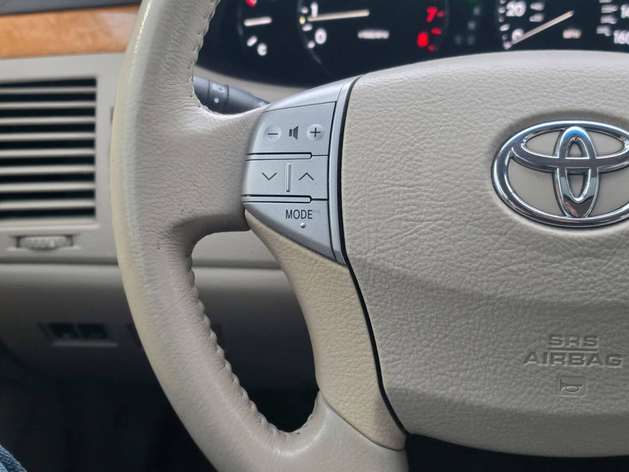 Used 2006 Toyota Avalon XLS FWD image 41