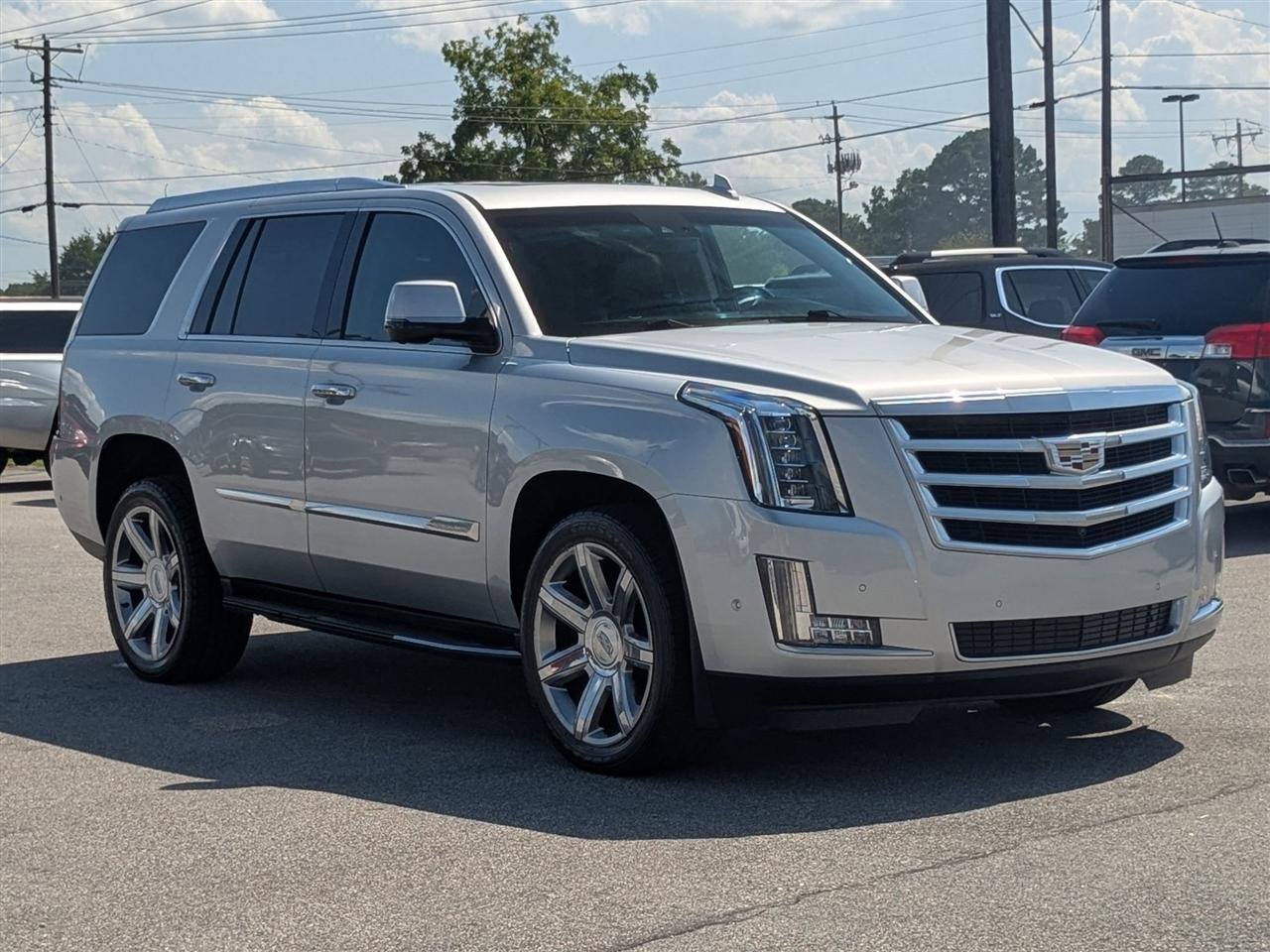Used 2017 Cadillac Escalade Luxury AWD/4WD image 7