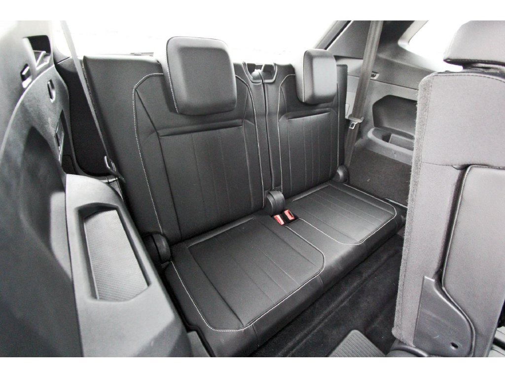 Used 2022 Volkswagen Tiguan SE R-Line FWD image 16