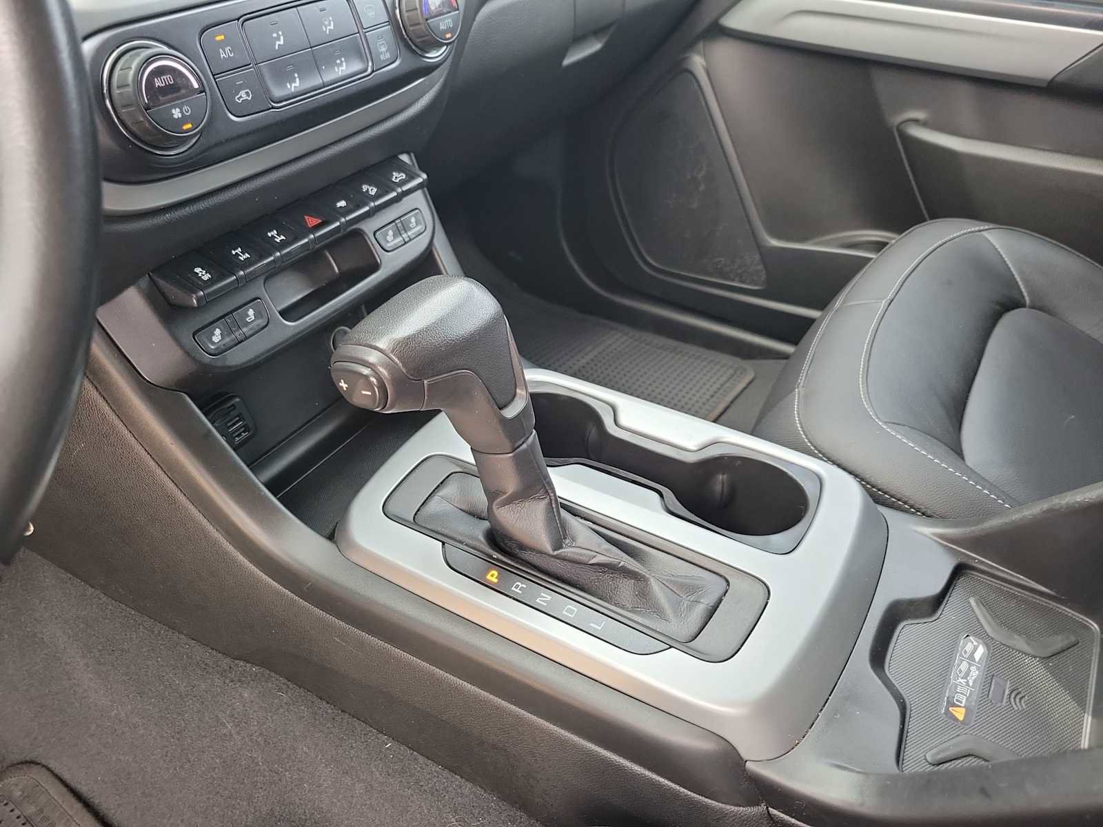 Used 2021 Chevrolet Colorado ZR2 w/ ZR2 Midnight Special Edition image 17