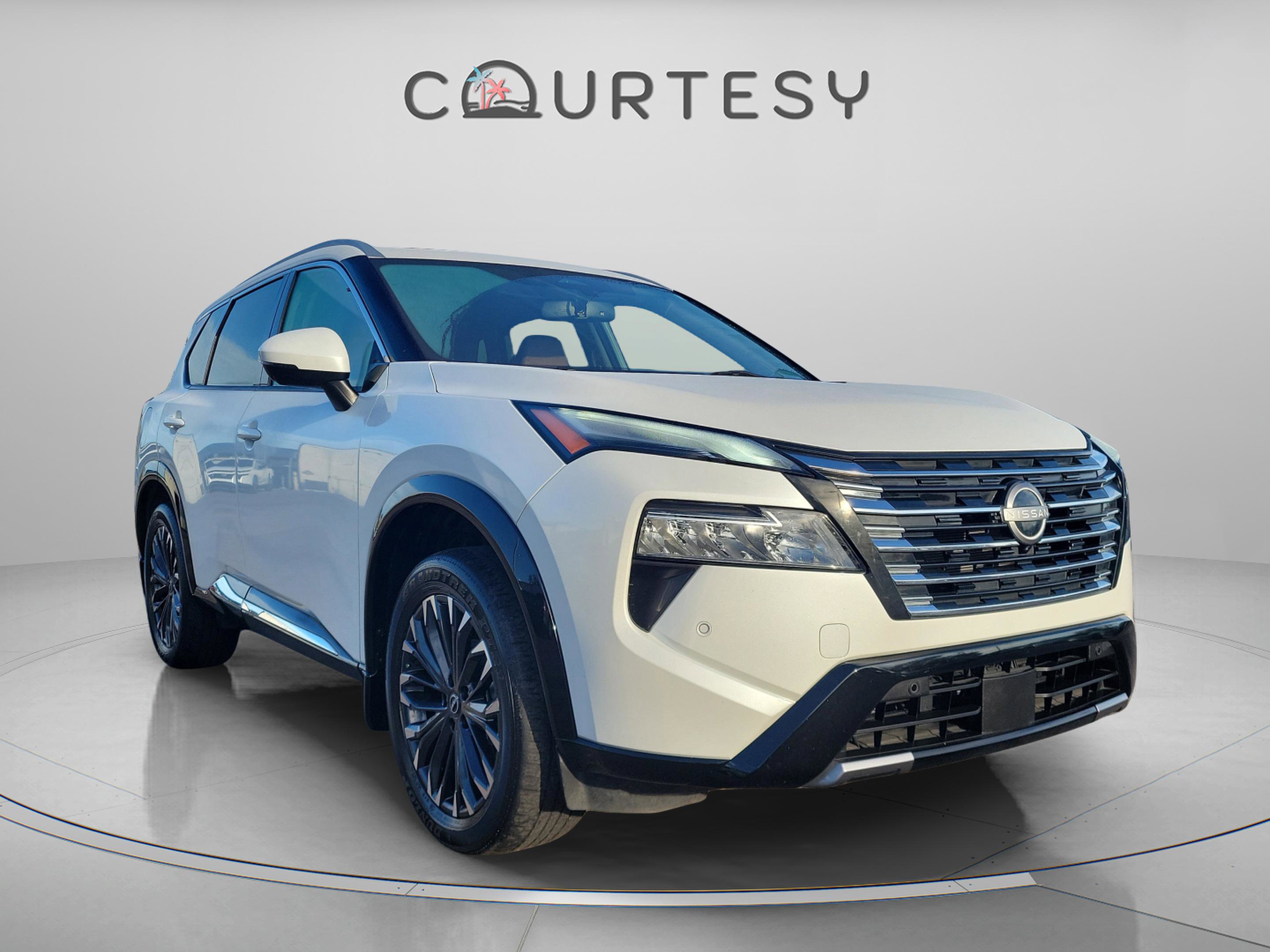 Used 2024 Nissan Rogue Platinum w/ Platinum Premium Package image 5