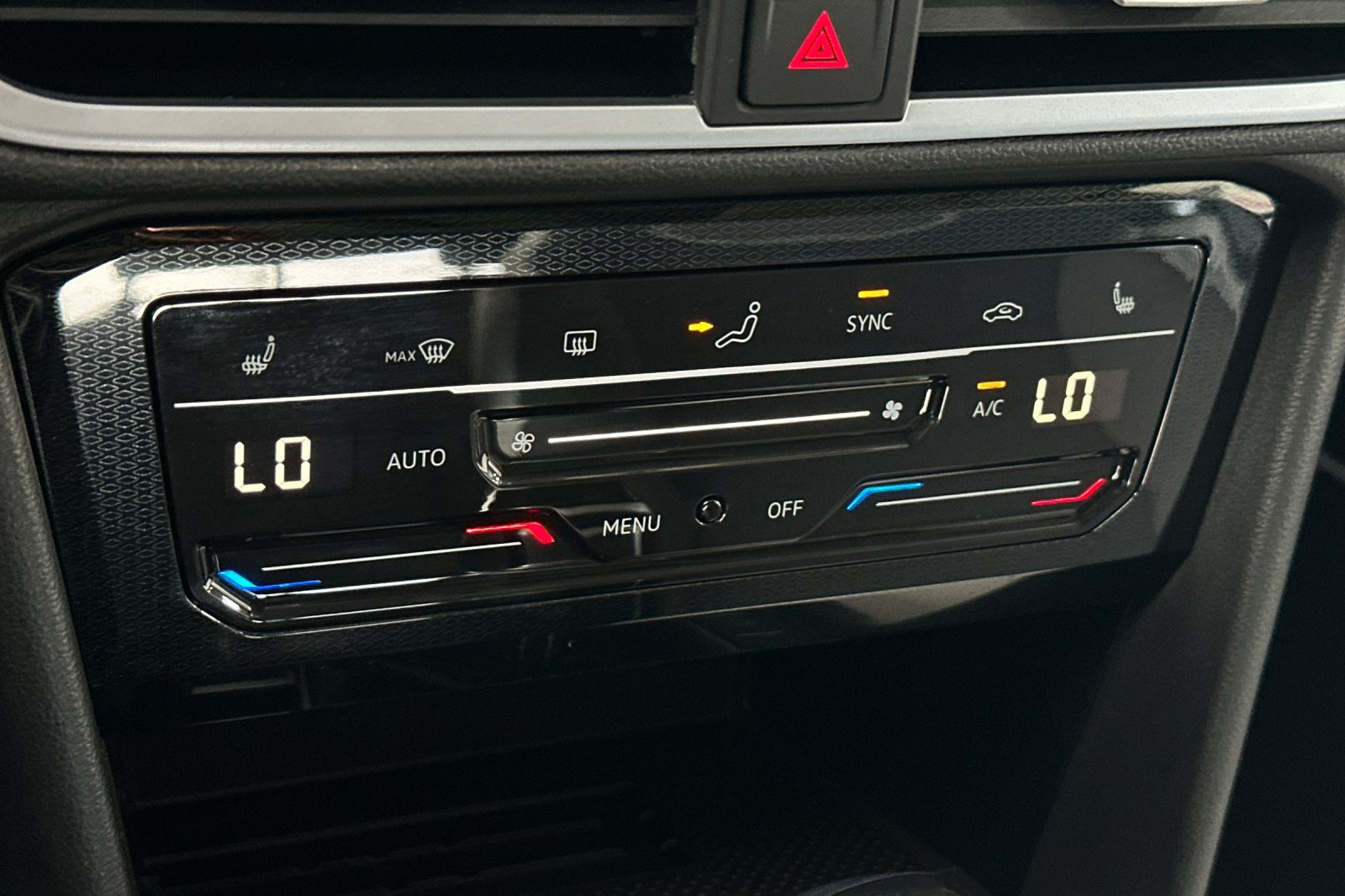 New 2026 Volkswagen Taos SE FWD image 18