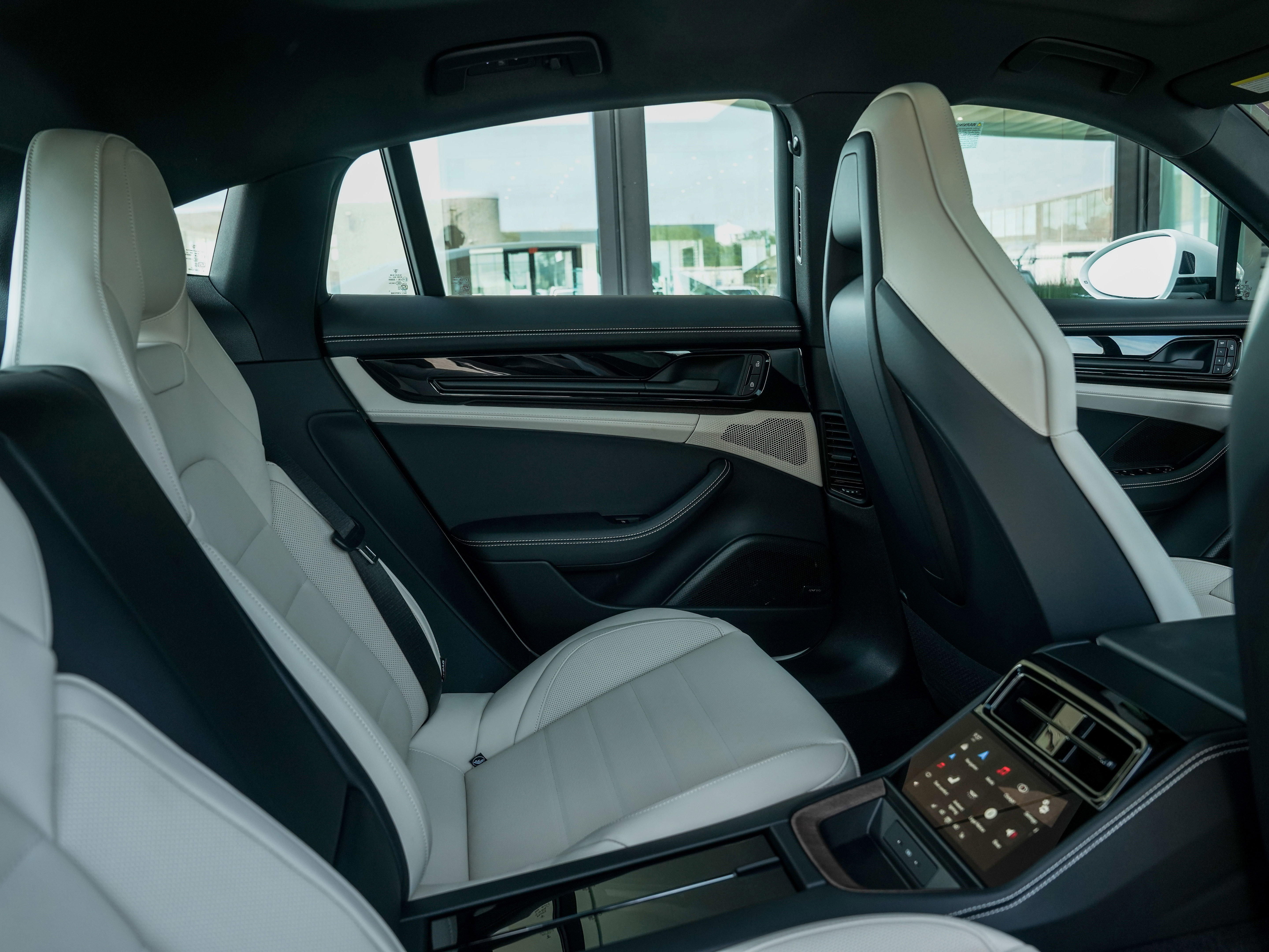 New 2026 Porsche Panamera image 30