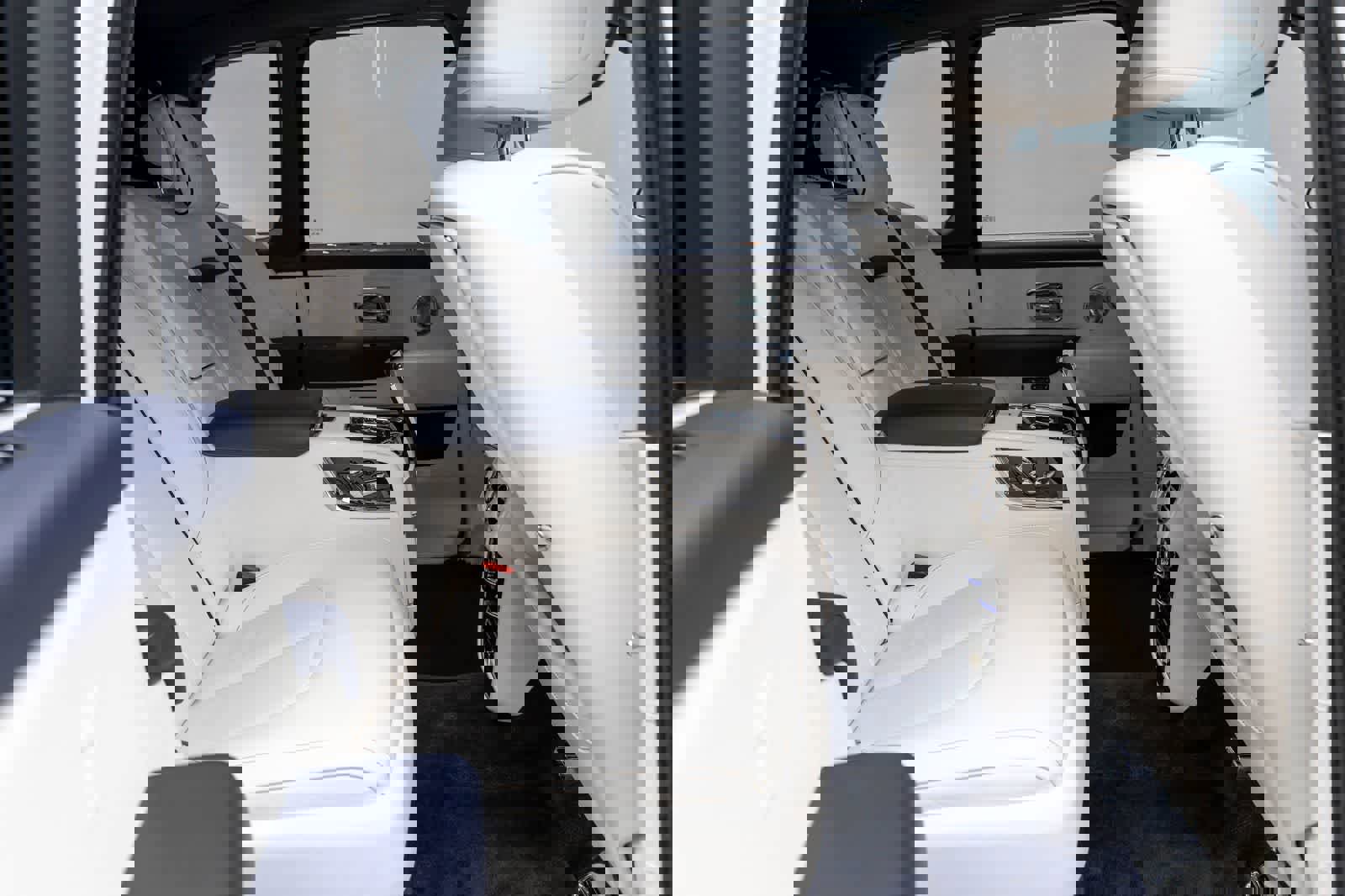 Used 2023 Rolls-Royce Cullinan w/ Cullinan Package image 15