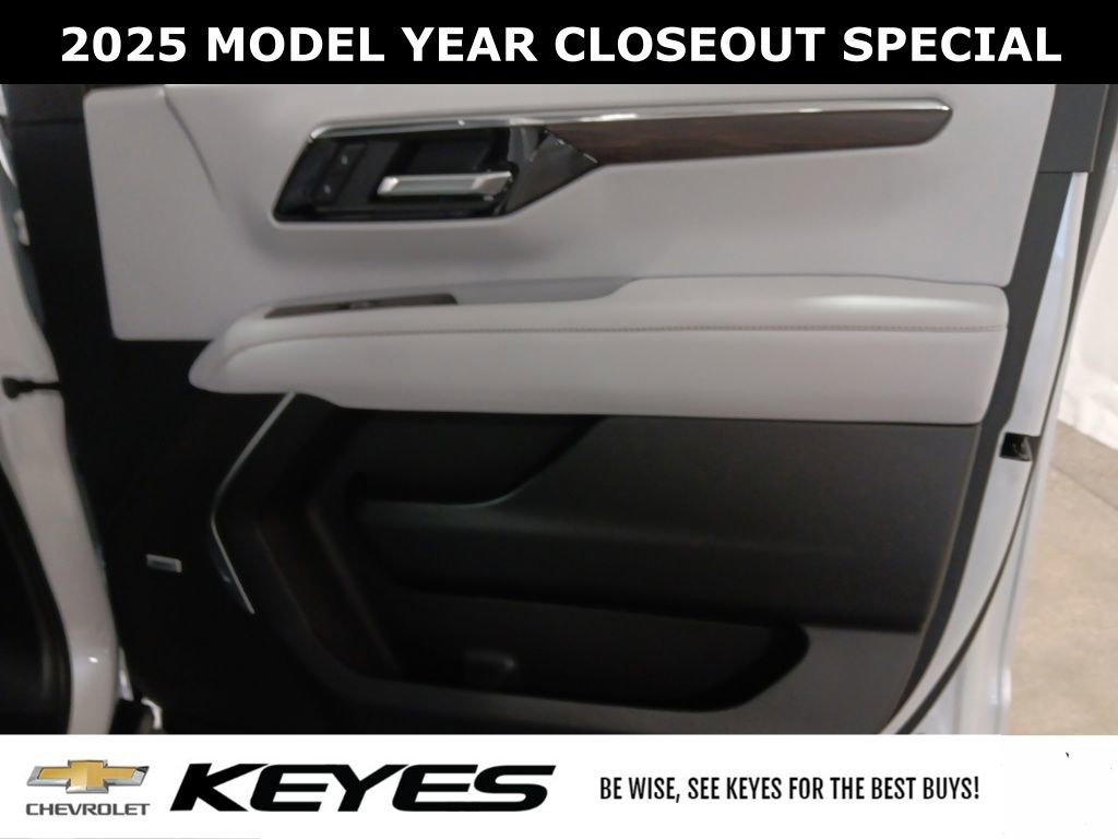New 2025 Chevrolet Suburban Premier image 21