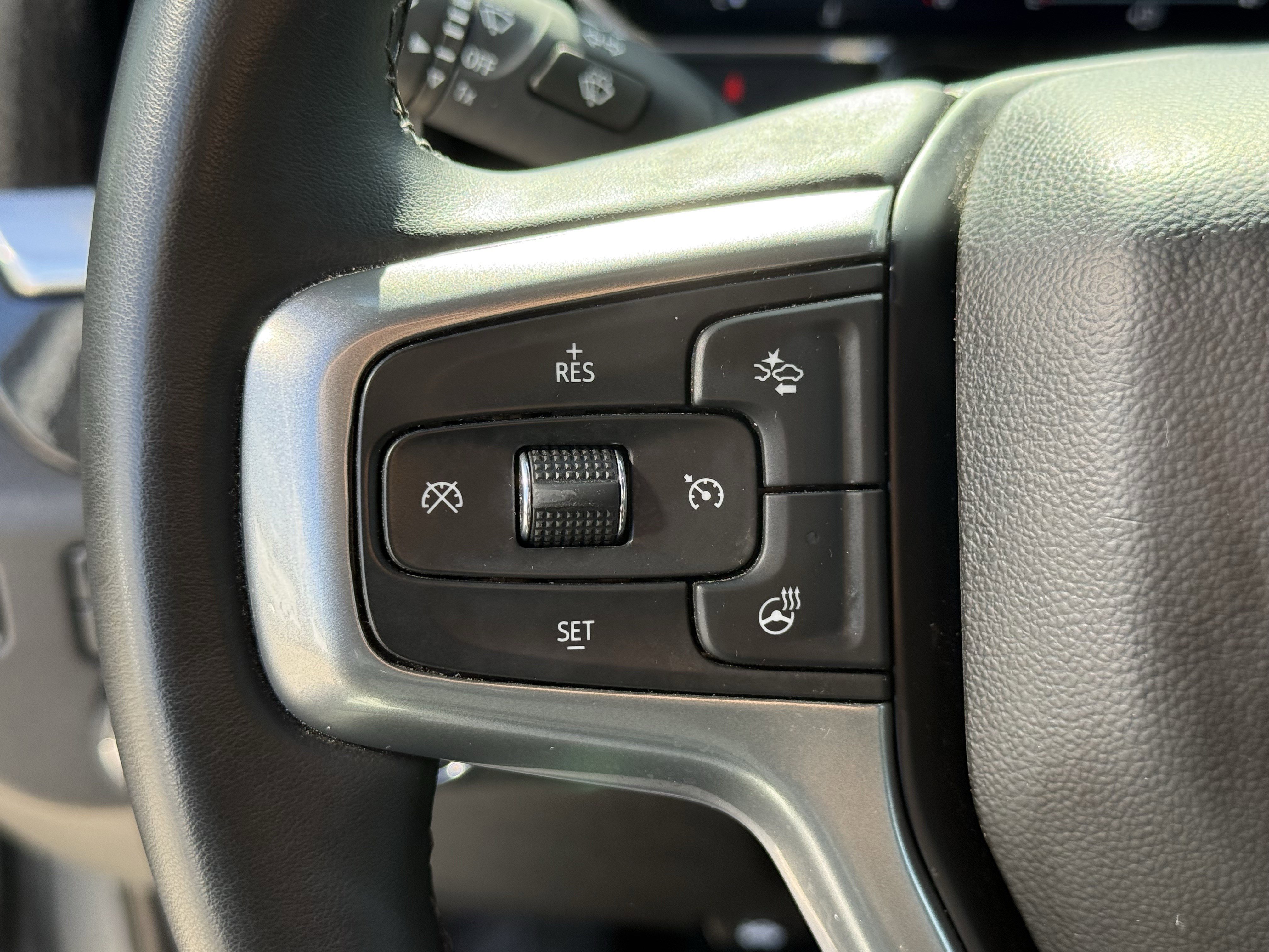 Used 2025 Chevrolet Silverado 2500 LT w/ Convenience Package image 16