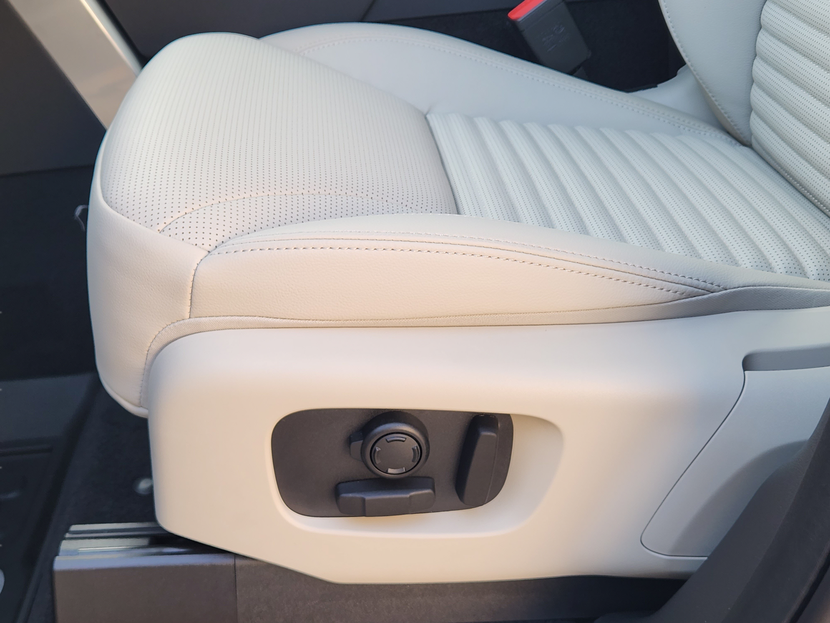New 2026 Land Rover Discovery Dynamic SE AWD/4WD image 20